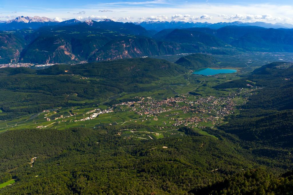 Haus Dorfblick Apartman Caldaro Kültér fotó