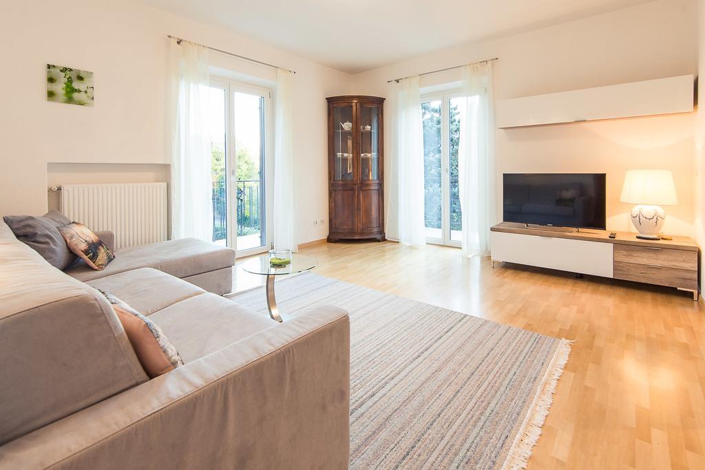 Haus Dorfblick Apartman Caldaro Kültér fotó
